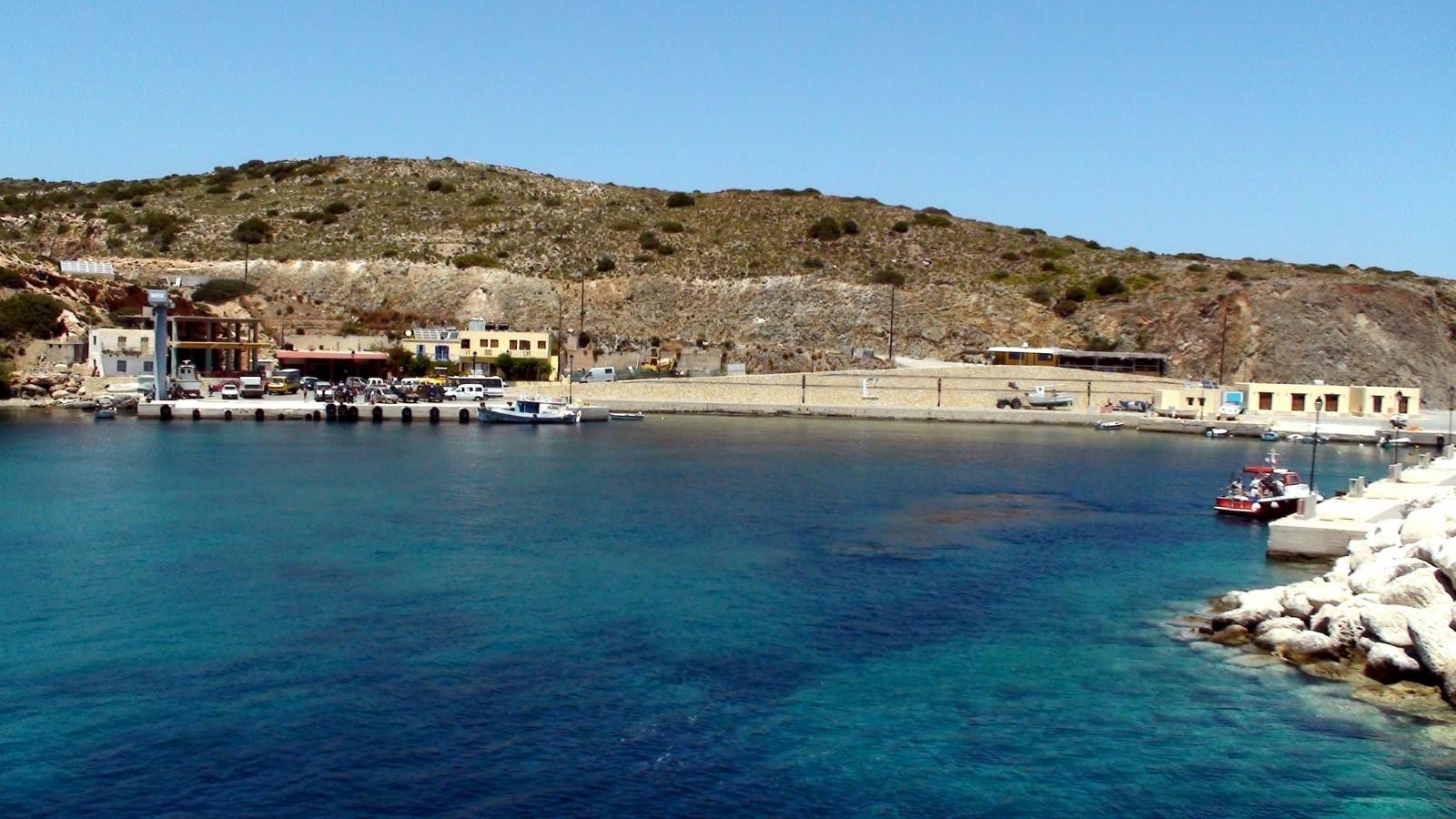 Karave: The port of Gavdos located in the east of the island. In Karave you will find rooms to let, taverns, cafeteria, car and motorbike rental office and a Mini Market.