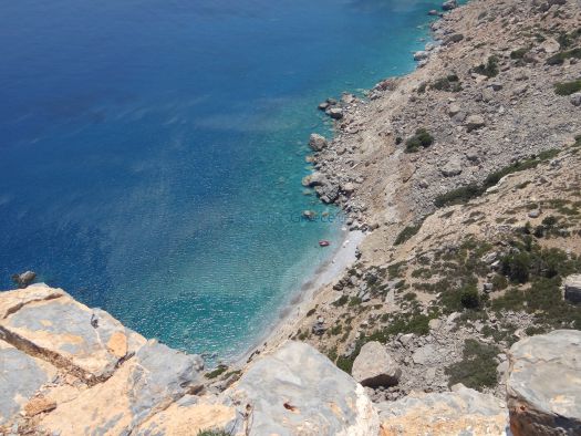 Ammoudi: Beautiful steep beach, with fine pebbles in the area of ​​Merichas. Access is by sea or following the path from Chora.